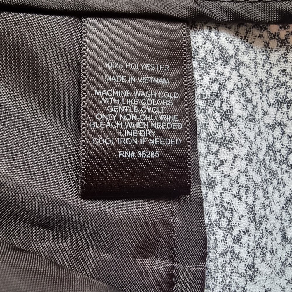 Express Lightweight Flowy Shorts - Picture 7 of 8
